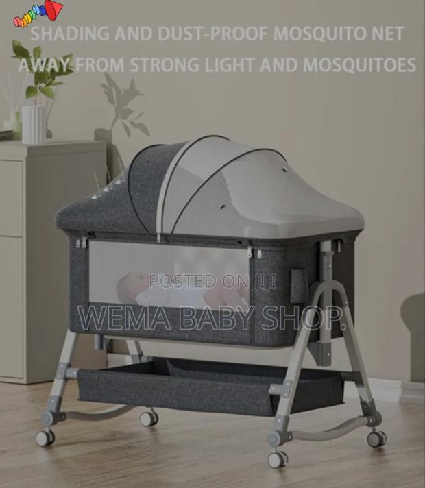 Baby Co Sleeper/Bedside Crib With Rocking System - main view