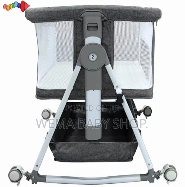 Baby Co Sleeper/Bedside Crib With Rocking System - thumbnail 3