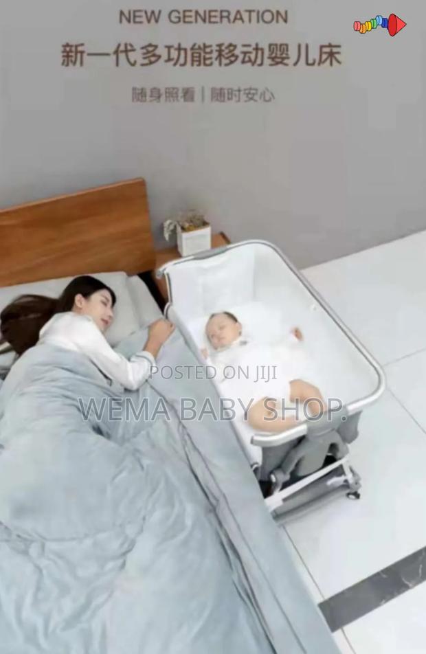 Baby Co Sleeper/Bedside Crib With Rocking System - thumbnail 4
