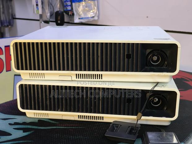 Casio Projector - thumbnail 4