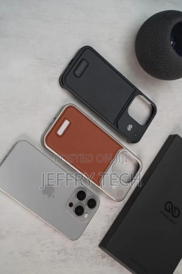 Magsafe Vegan Leather Case With Titanium Frame 15 Pro Max - thumbnail 2