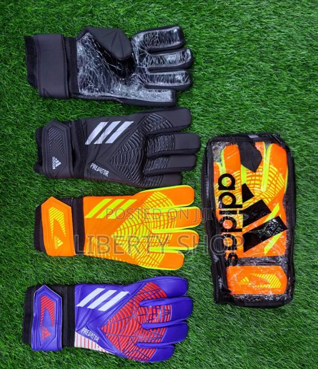 Long Lasting Goal Keepers Gloves - main view