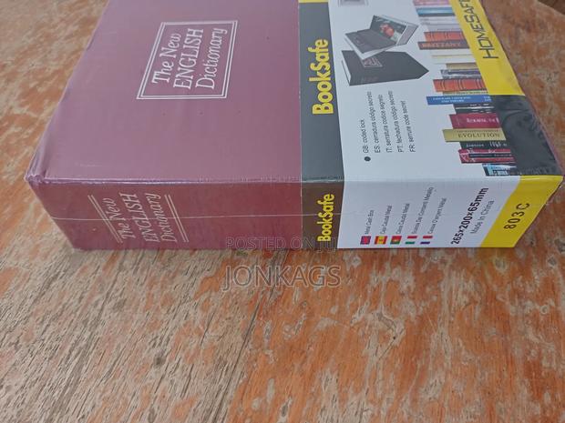 Disguise Dictionary Secret Book Safe - thumbnail 3