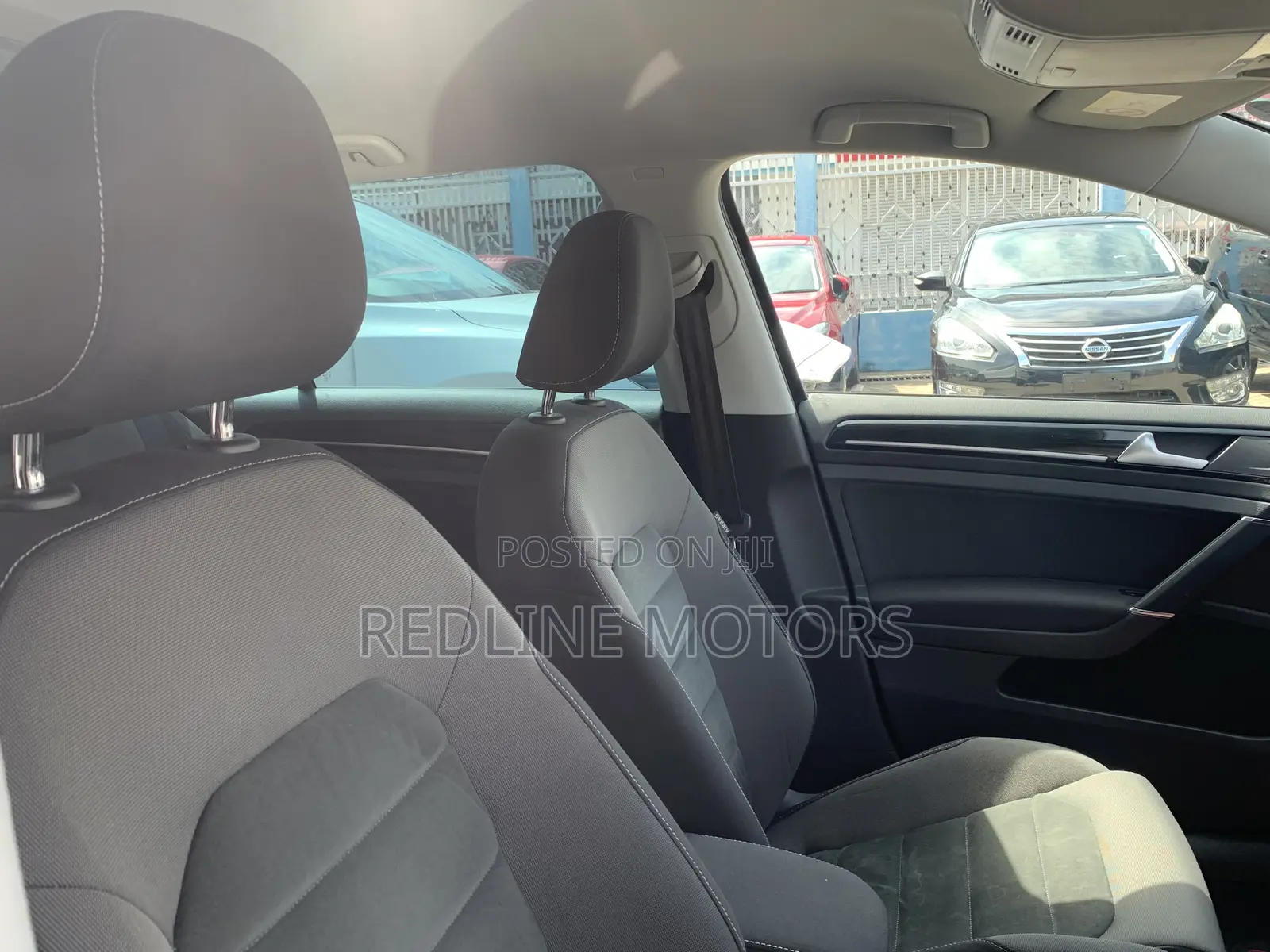 Volkswagen Golf TSI S 4-Door FWD 2017 Black