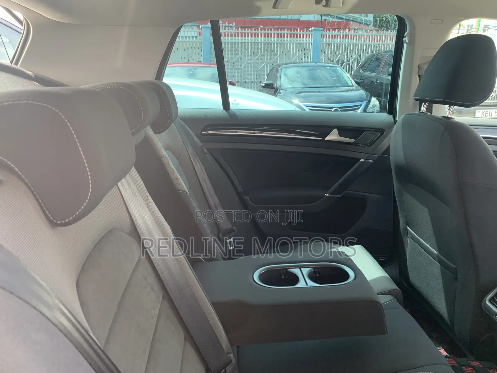 Volkswagen Golf TSI S 4-Door FWD 2017 Black