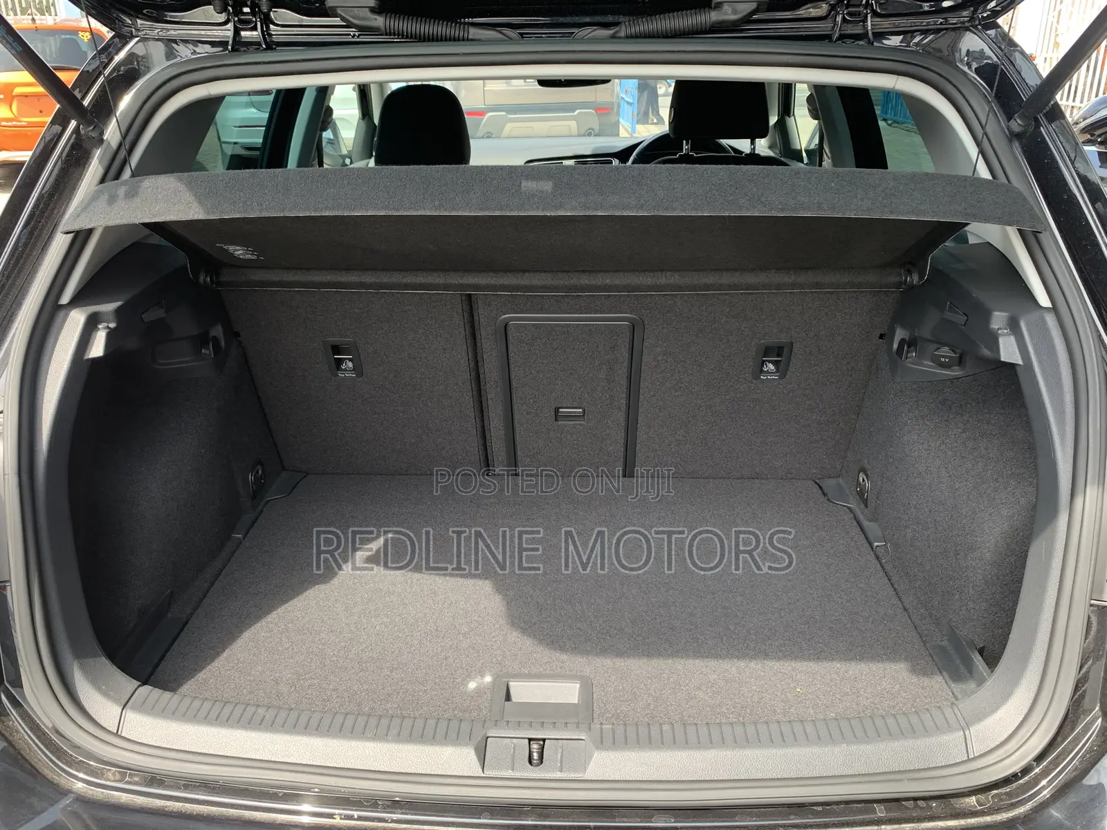 Volkswagen Golf TSI S 4-Door FWD 2017 Black