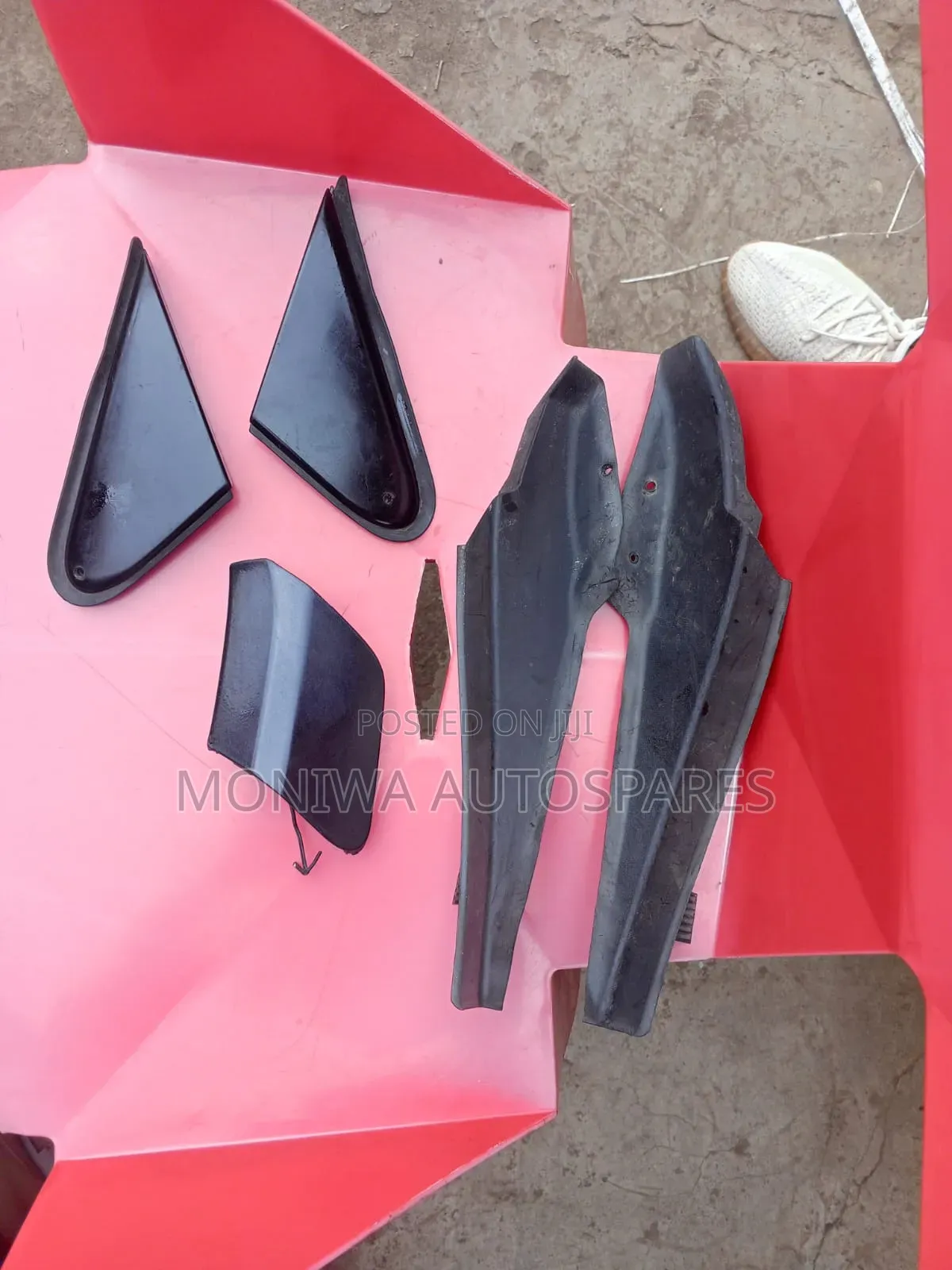 Windscreen Finisher Toyota Harrier New Model 2014