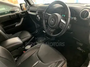 Jeep Wrangler Sahara 4x4 2017 Silver