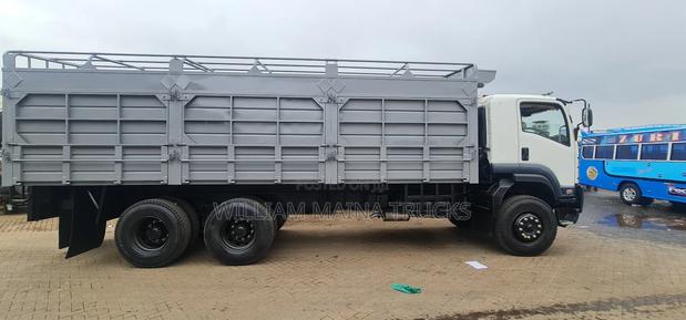 FVZ L.W.B ( Long Chassis ) 2024 White - thumbnail 5