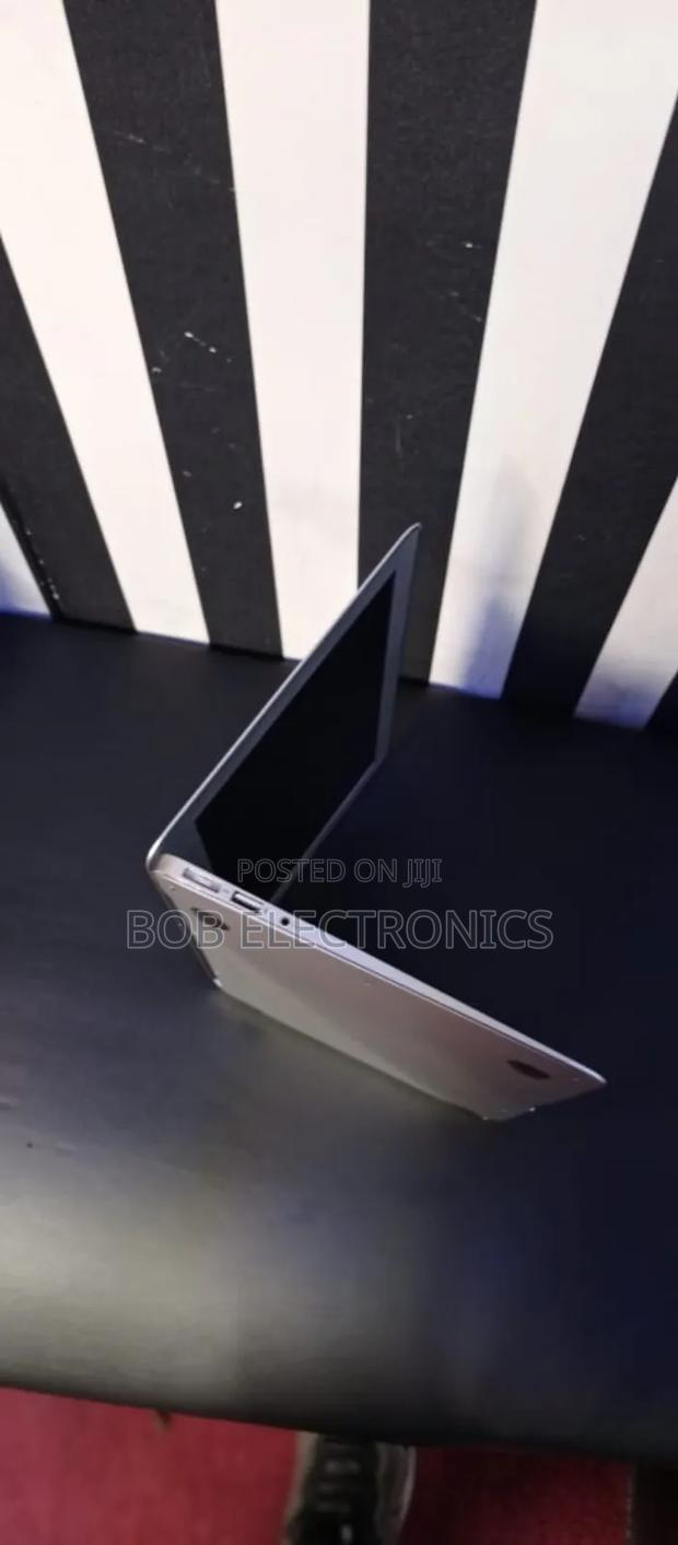 Laptop Apple MacBook 2012 4GB Intel Core I5 SSD 60GB - thumbnail 3