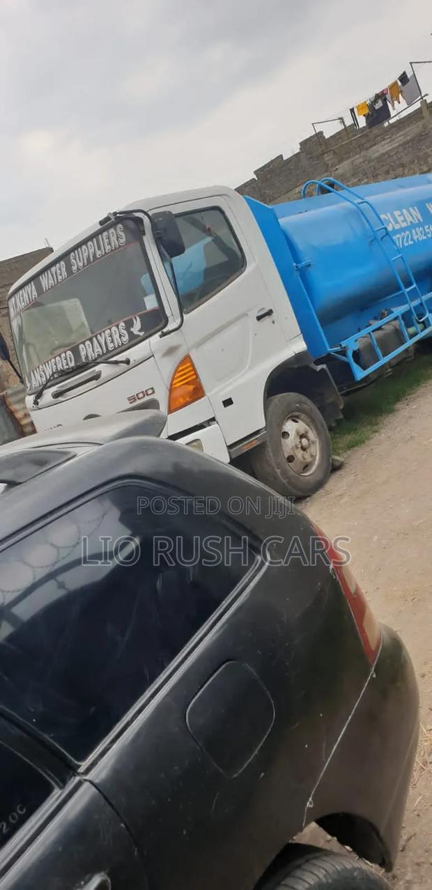 HINO 500 Water Tank - main view