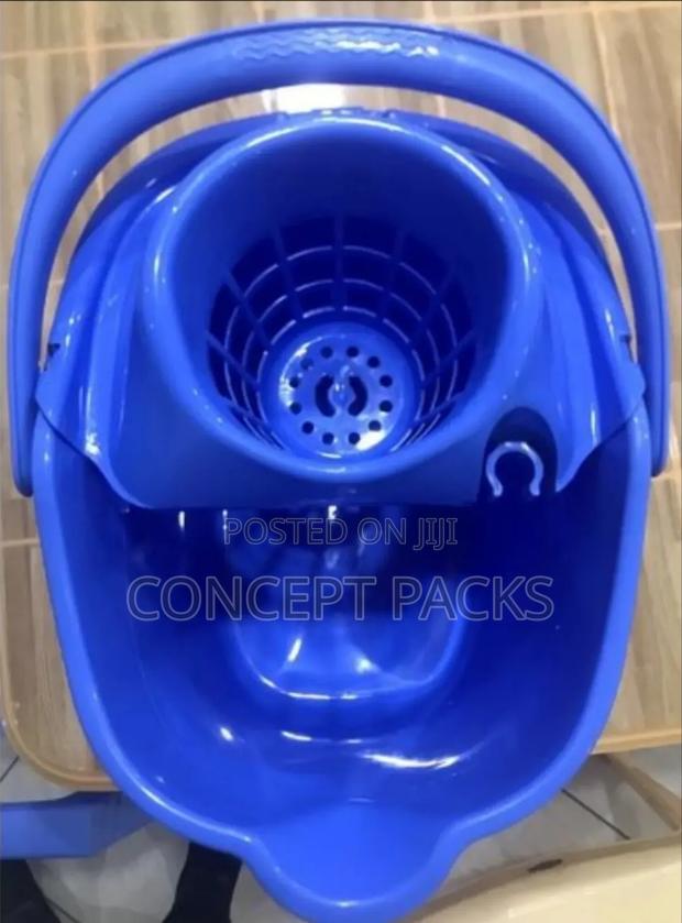 Kenpoly #2 Plastic Heavy Duty Mop Bucket. - thumbnail 3