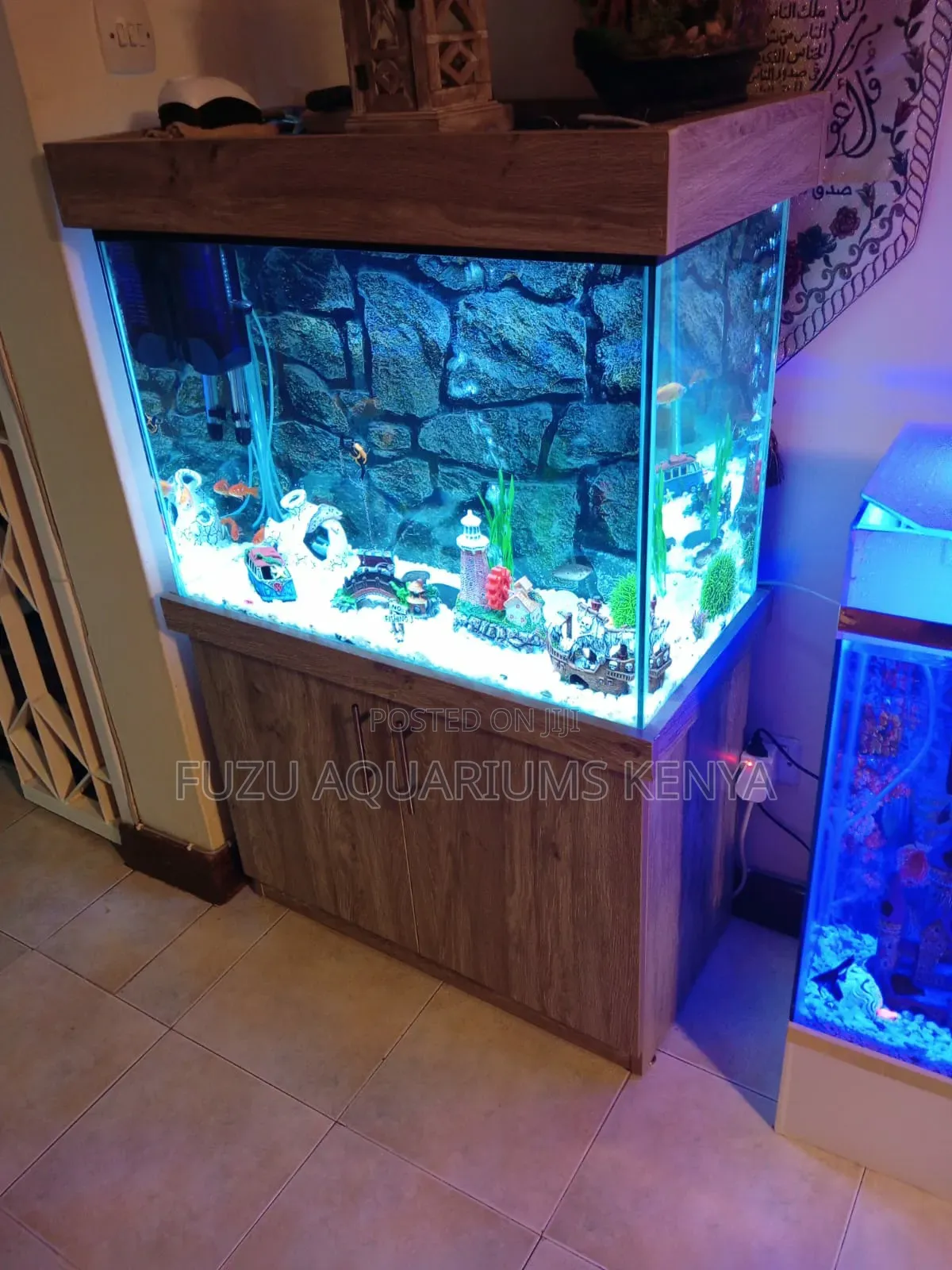 Complete Aquarium Stand, Fish and Deco