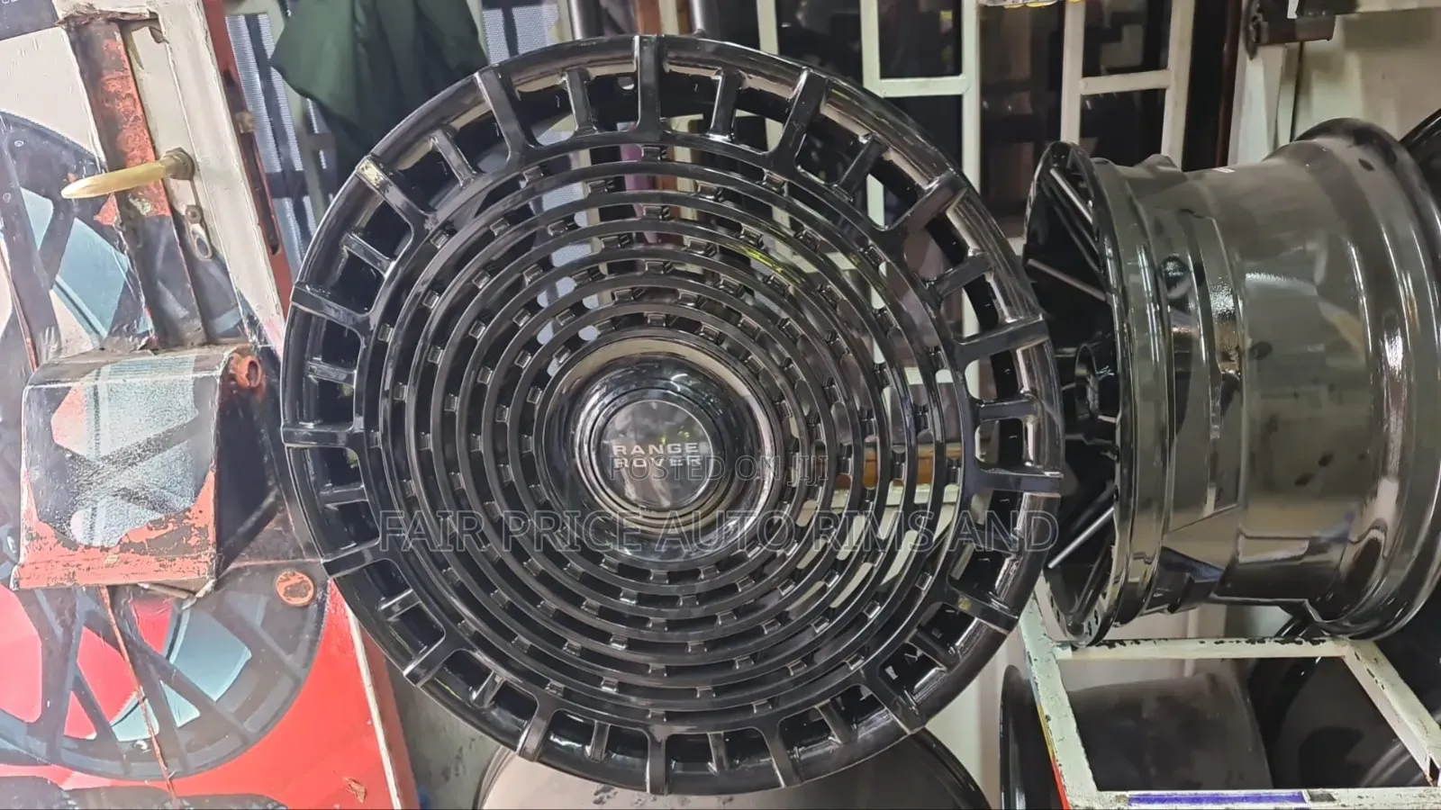Land Rover Size 22 Inches