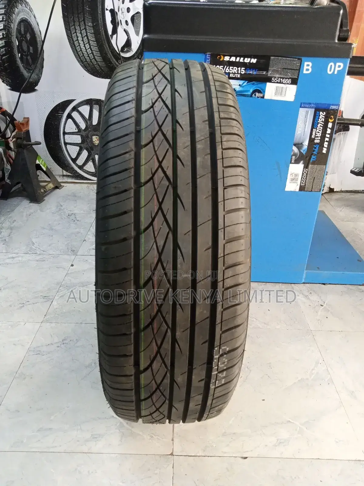 225/60r18 Comforser Tire