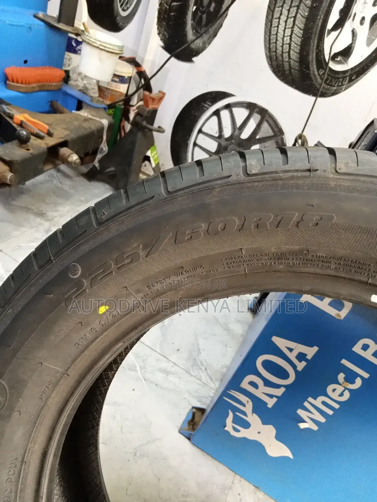 225/60r18 Comforser Tire