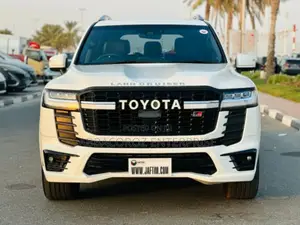 Toyota Land Cruiser 4.6 V8 GXR 2017 Pearl