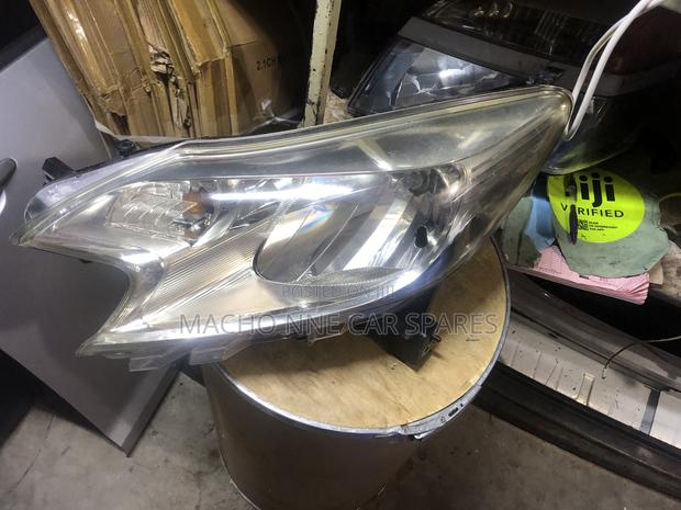 Nissan Note 2013 Headlight - thumbnail 2