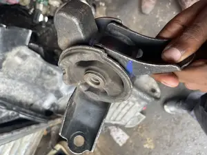 Engine Mounting for Honda