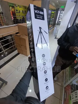 Yunteng VCT 880 Tripod New Sealed in a Shop
