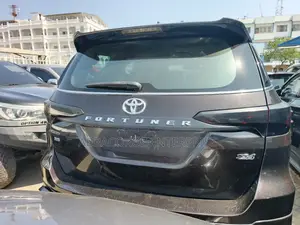 Toyota Fortuner 2.8 D AWD 2016 Purple
