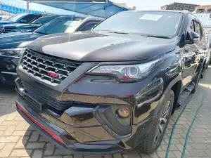 Toyota Fortuner 2.8 D AWD 2016 Purple