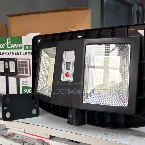 Double Sided Solar Street Light Dusk to Dawn 300 Watts
