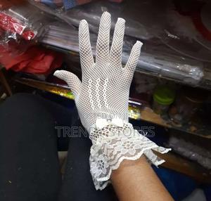 White Lace Gloves - thumbnail 2