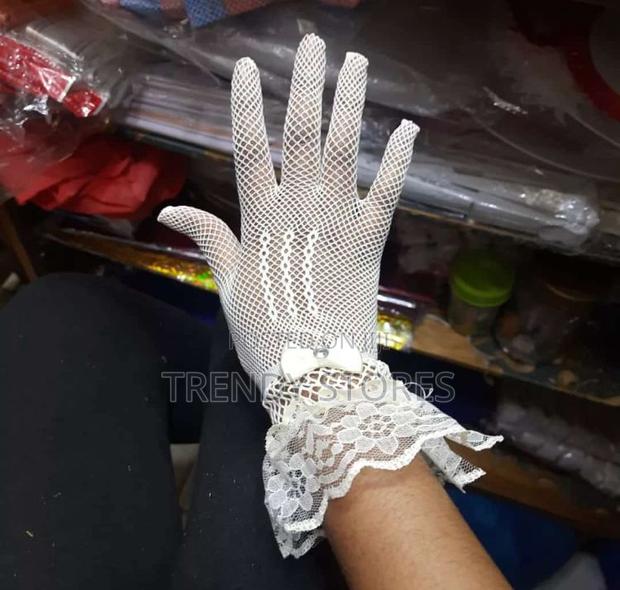 White Lace Gloves - main view