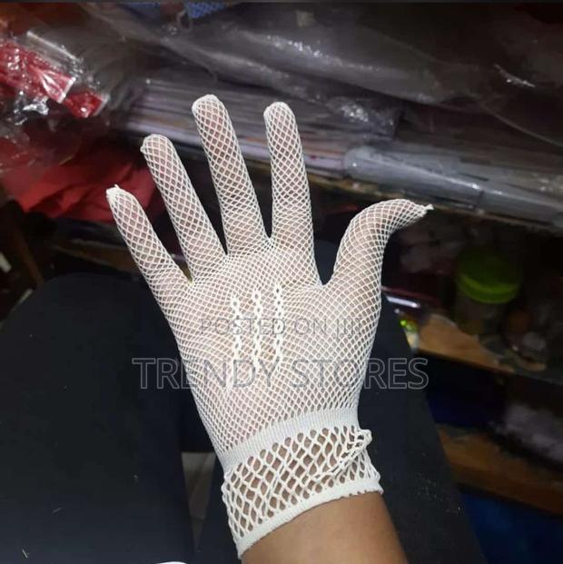 White Lace Gloves - thumbnail 3
