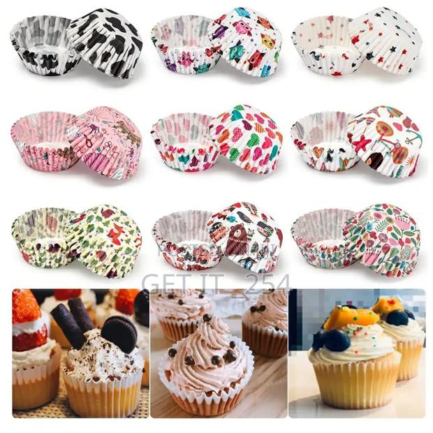 *Multicoloured Disposable Cupcakes Paper Inserts - thumbnail 3