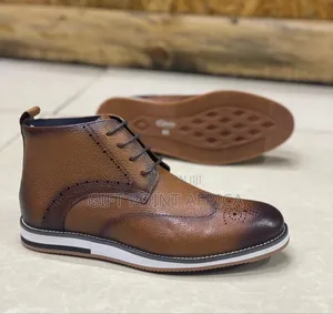 Clarks Cacual Boots