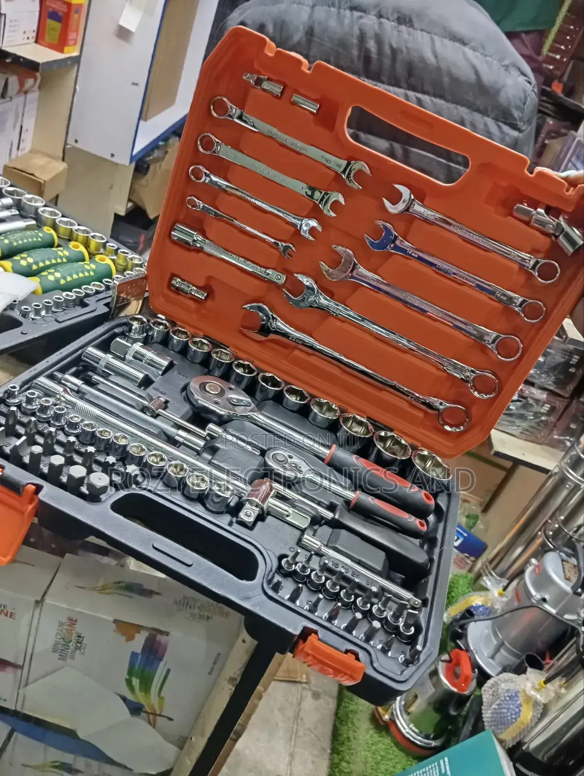 82 Pieces Tool Set Combination