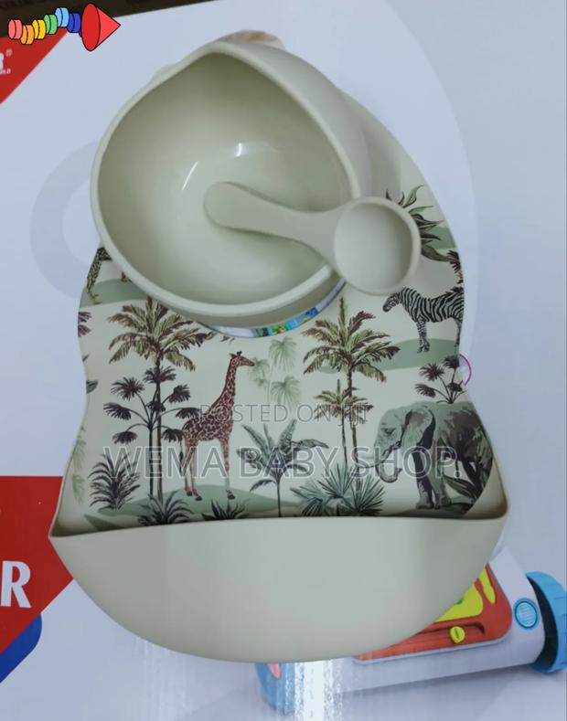 3pc Silicone Weaning Set (Bowl/Spoon/Bib) - thumbnail 4