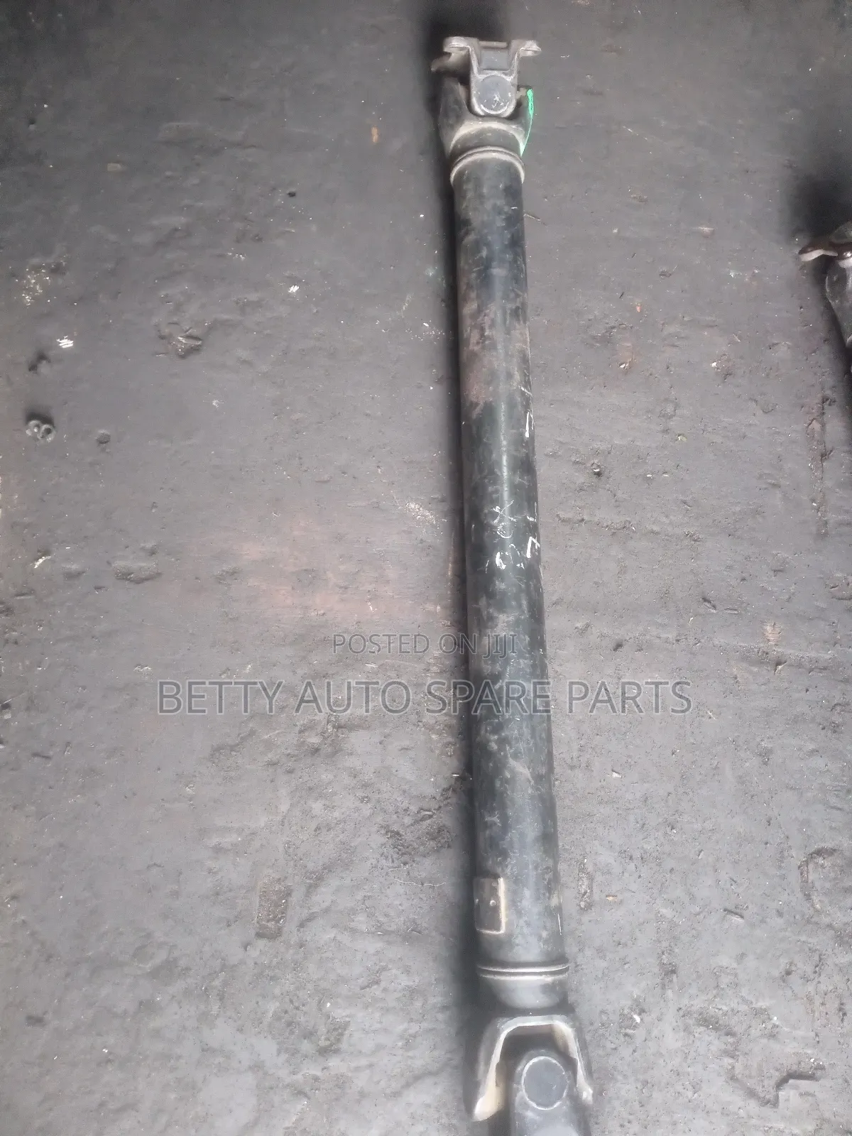 Toyota Hiace 7 L Rear Propeller