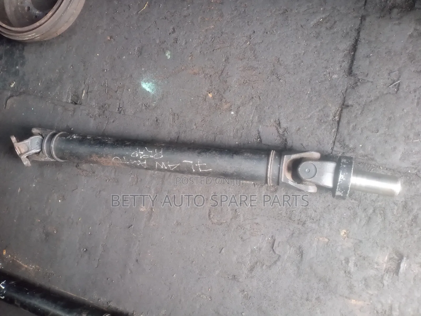 Toyota Hiace 7 L Rear Propeller