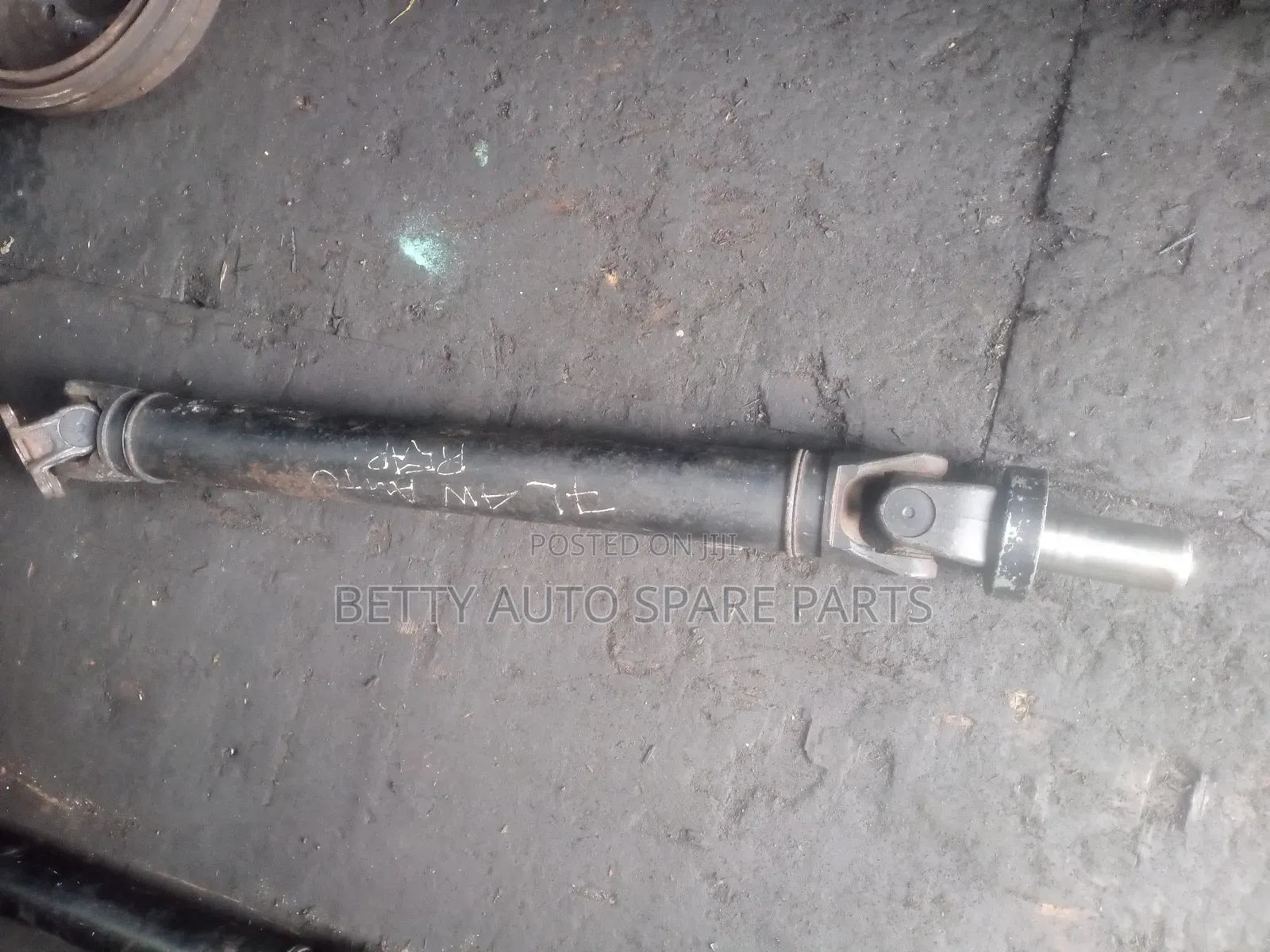 Toyota Hiace 7 L Rear Propeller