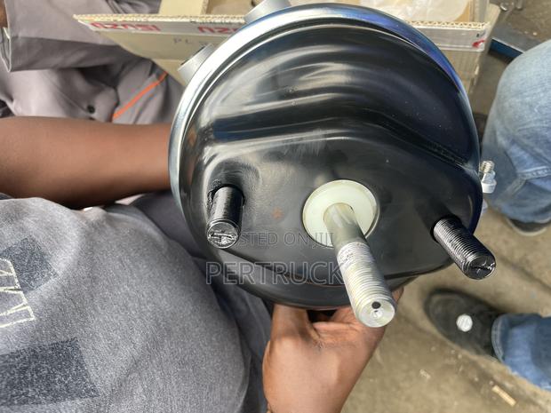 Middle Brake Booster FVZ 34 Genuine Isuzu Part - thumbnail 3