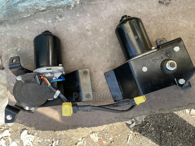 Wg1646741008/3, Wiper Motor and Bracket Sinotruck Howo A7
