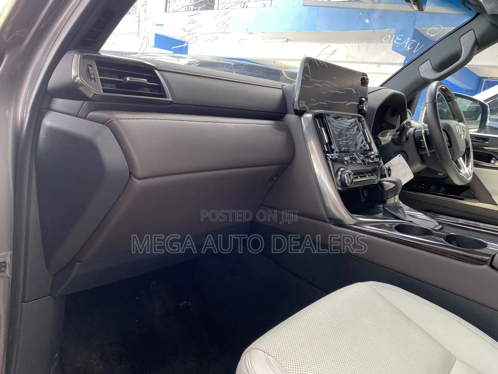 Lexus LX 2023 Gray