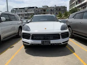 Porsche Cayenne S AWD 2018 Pearl