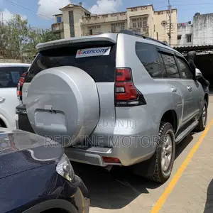 Toyota Land Cruiser Prado 2.8 2017 Silver