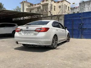 Subaru Legacy 2.5i Limited AWD 2017 Off white