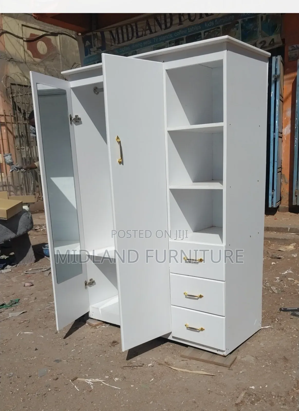 Wardrobe / Closet