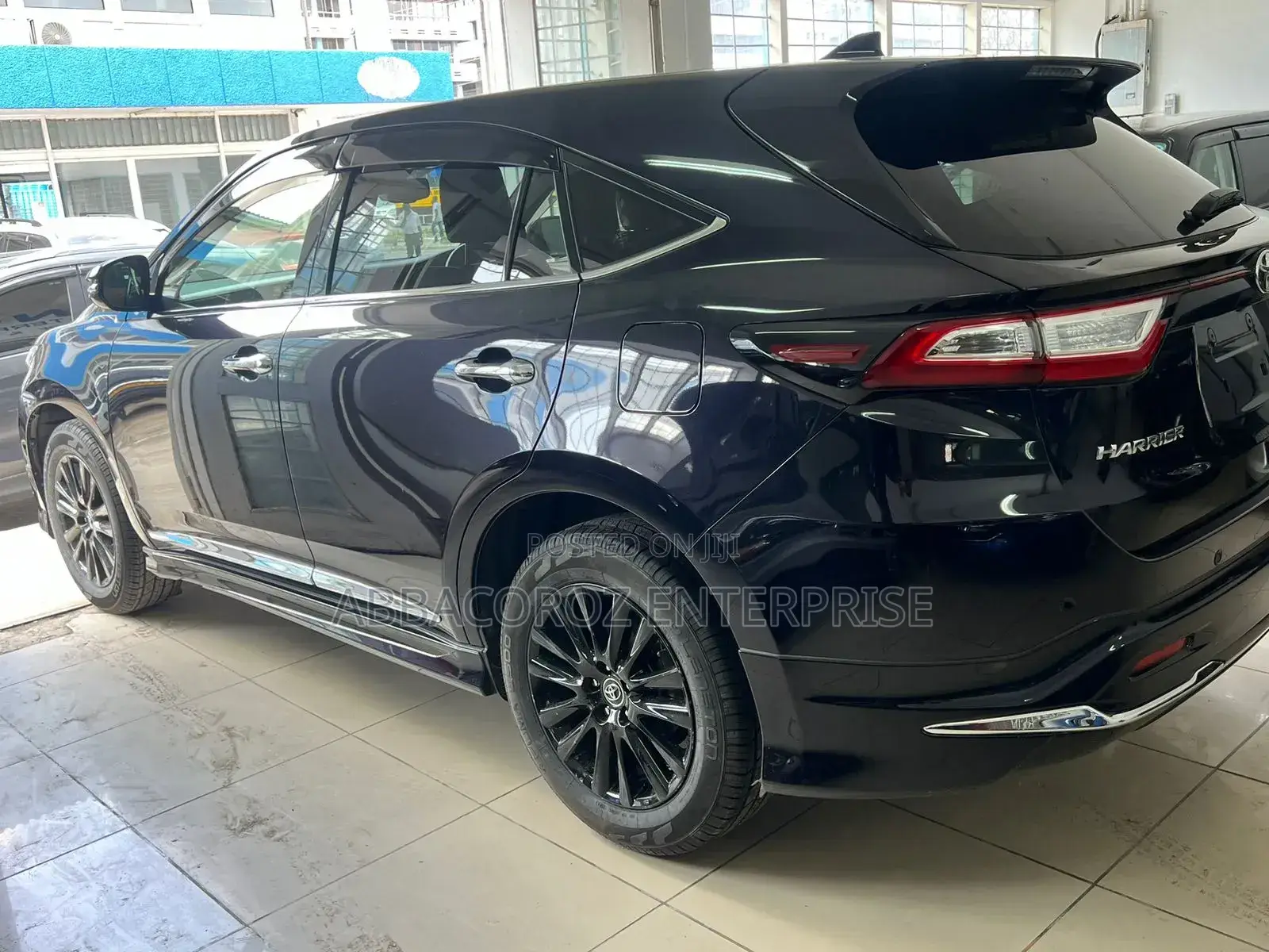 Toyota Harrier 2.0 4WD 2017 Black