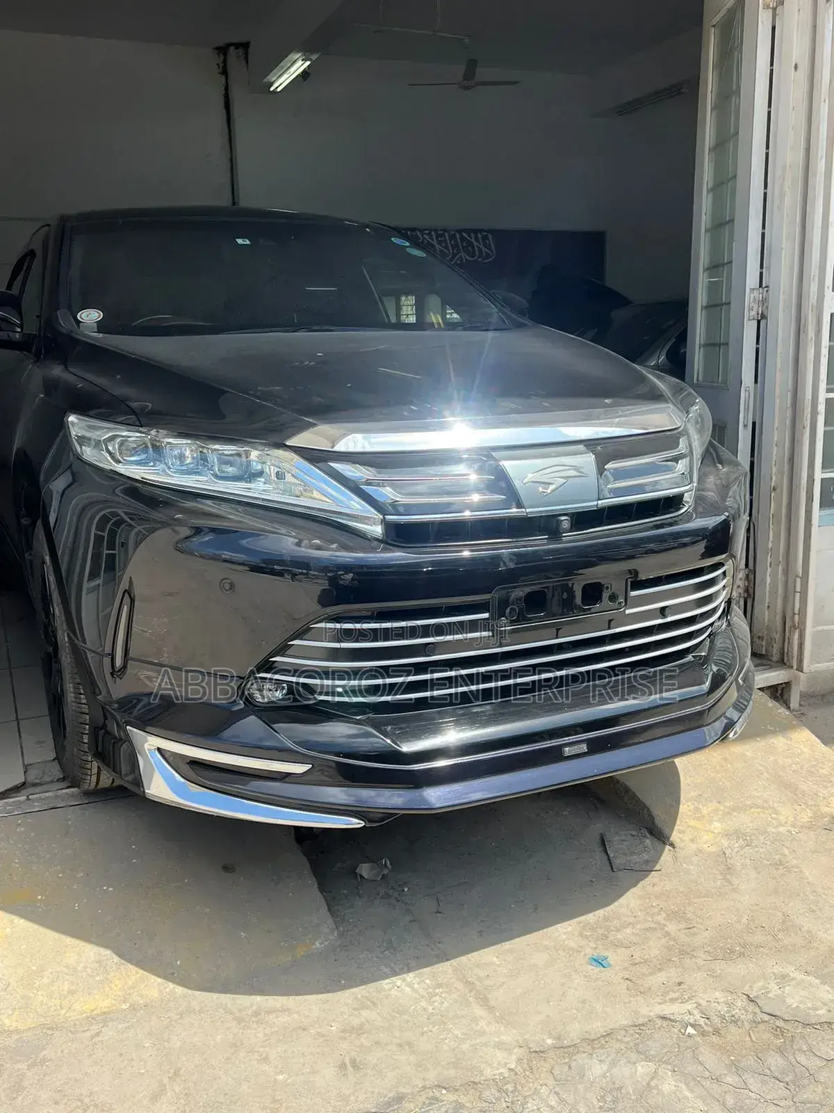 Toyota Harrier 2.0 4WD 2017 Black