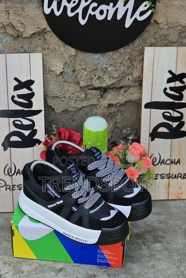 Naked Wolf 40_____45on Offer - thumbnail 3