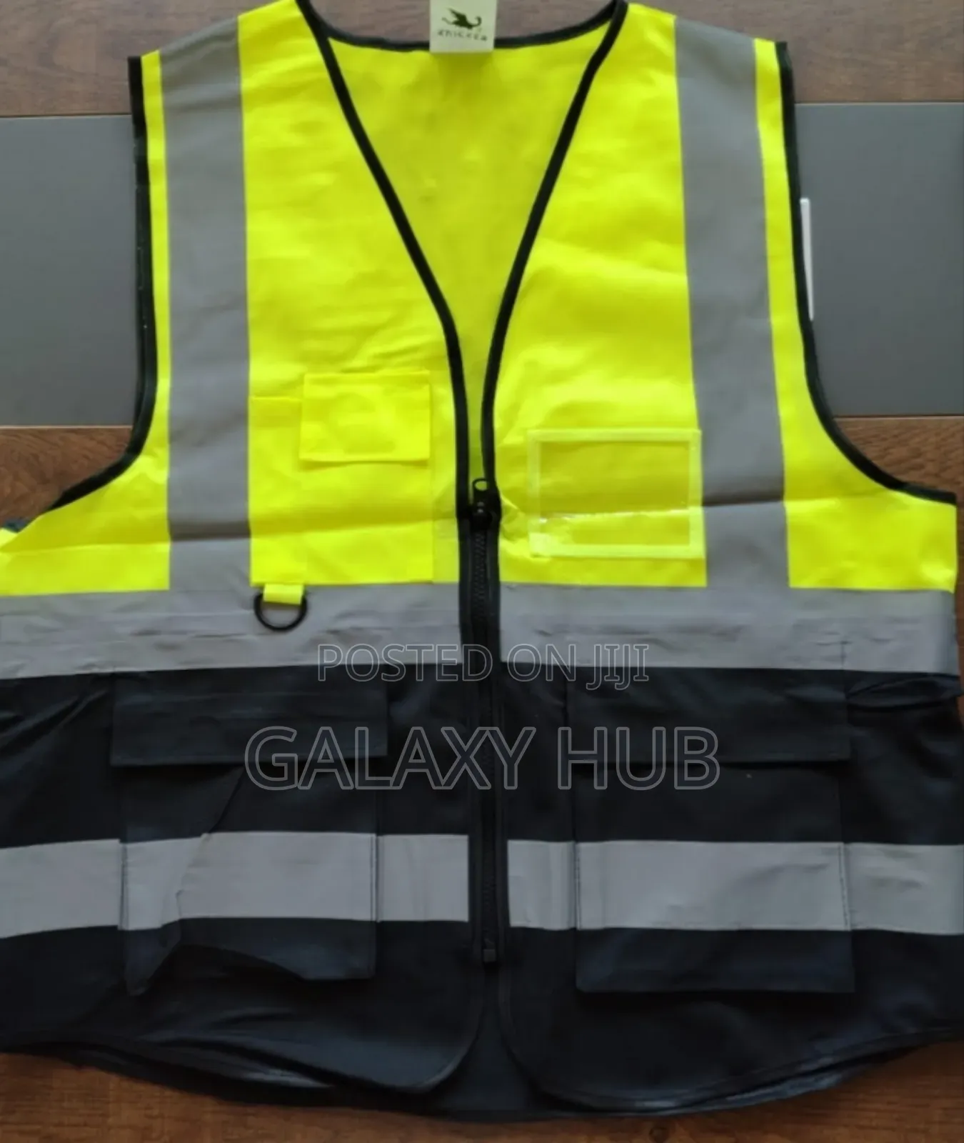VIP Reflector Jacket With Zip And Pockets