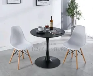 Round Dinning Table and Chairs