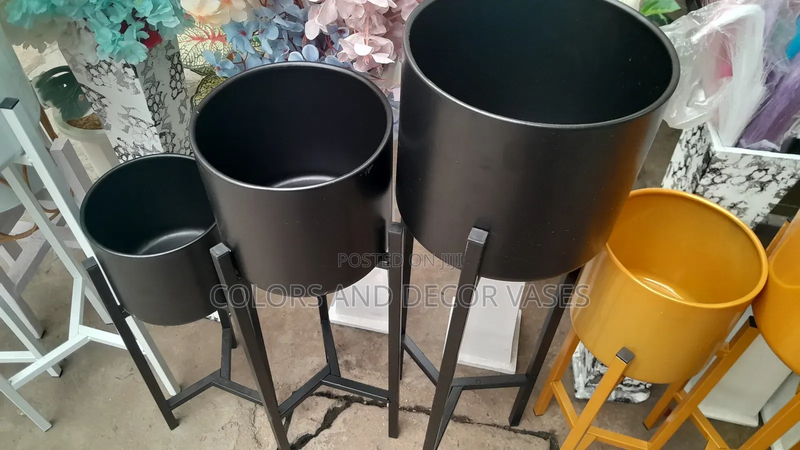 Black Vases Metallic With Stands